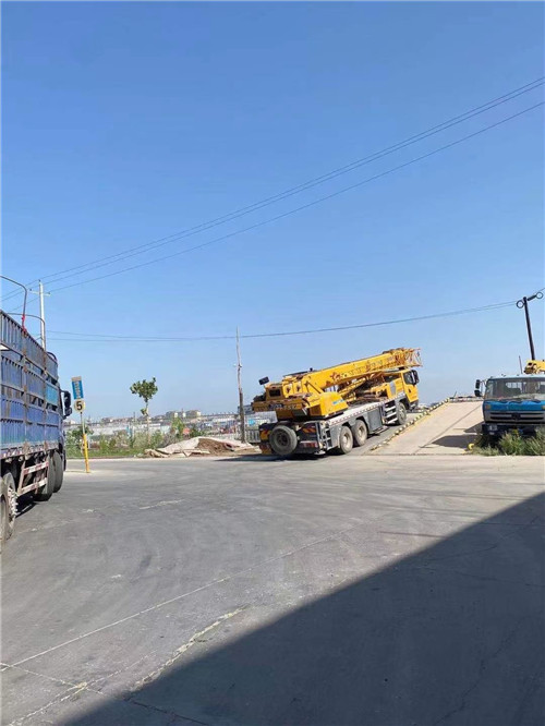 华蓥市25吨吊车的租赁价格大概是多少？