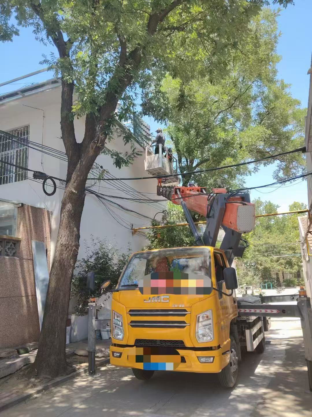 华蓥市高空作业车能吊装重物吗？最大承载多少公斤？